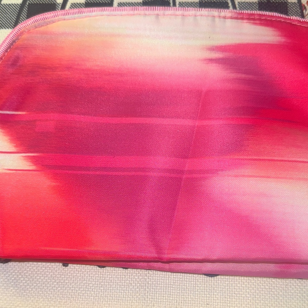 Clinique Gradient Pink Cosmetic Bag - Picture 2 of 5